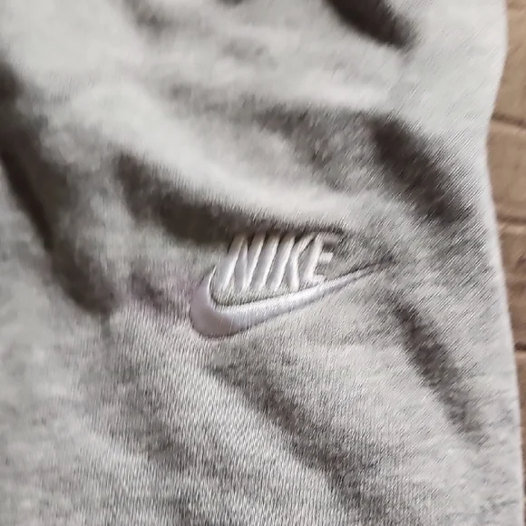 Nike Light Gray Fleece Joggers with Drawstring - Picture 2 of 3